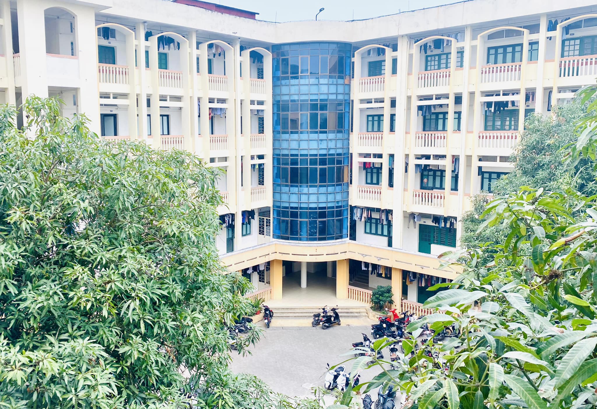 Ký Túc Xá Cao Cấp