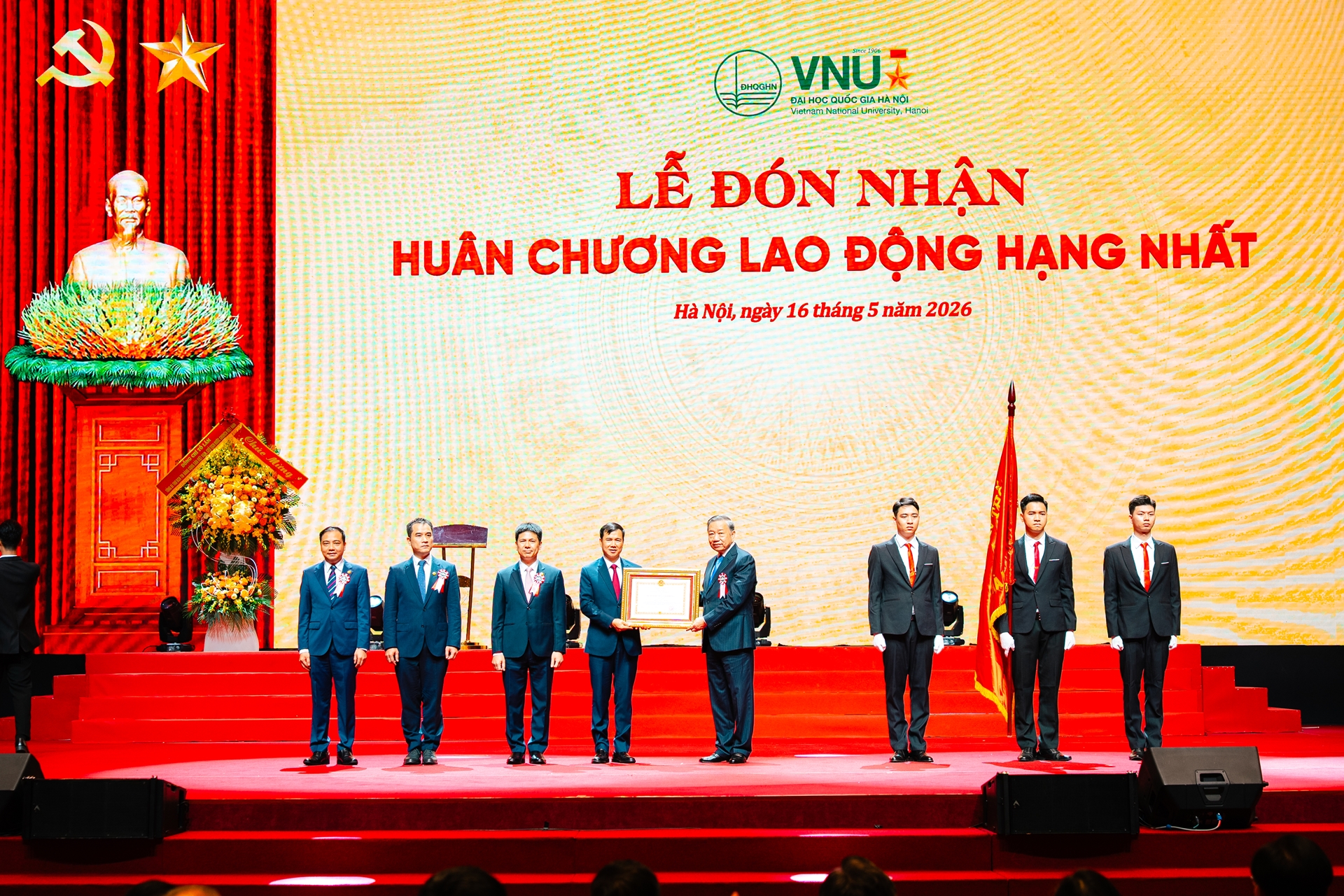 Tổng Bí thư, Chủ tịch nước Giao 7 Nhiệm Vụ Trọng Tâm Cho Đại Học Quốc Gia Hà Nội